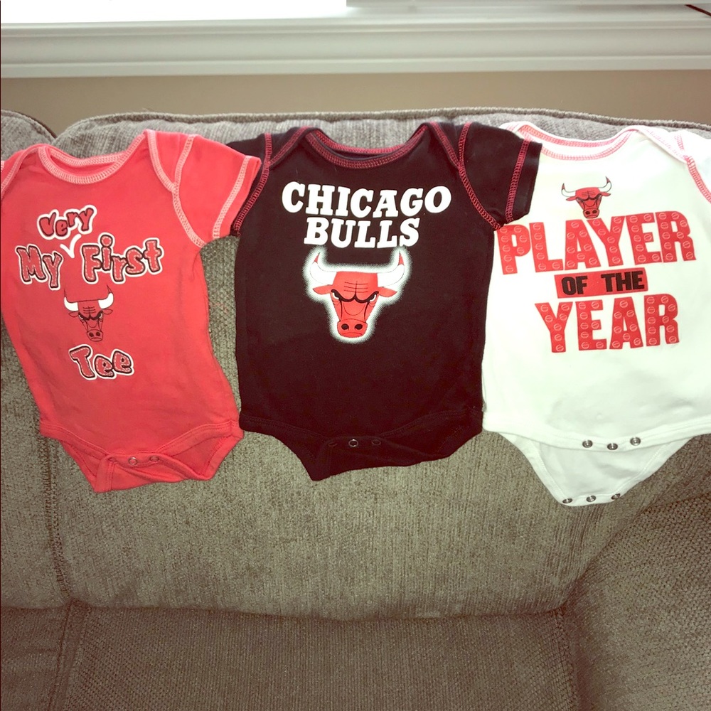 Chicago Bulls Onesies:0-3 months